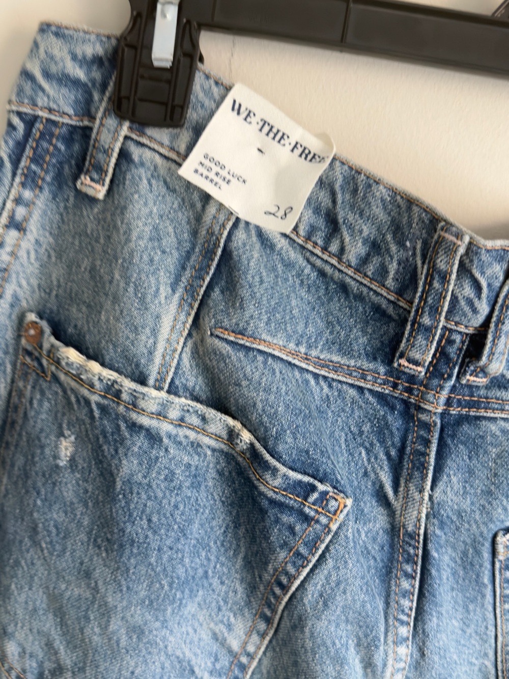 Free People We the free Barrel-Leg Distressed Jeans - NWT - Picture 10 of 10